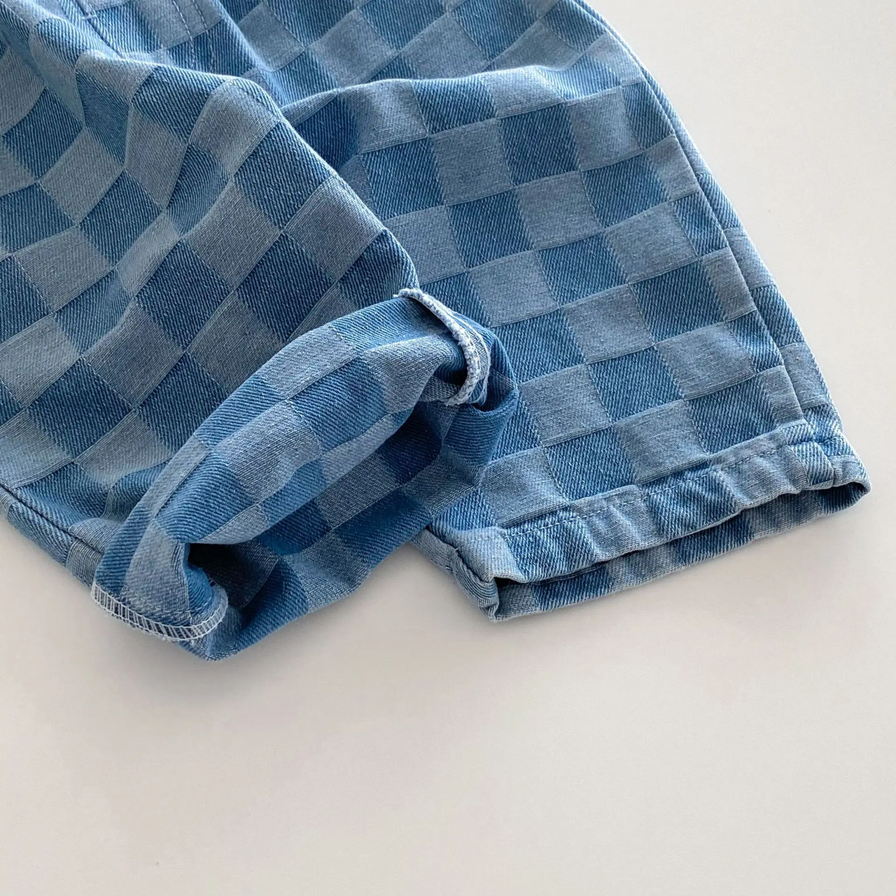 DenimCheck – Comodi e alla moda – Pantaloni per bambini con motivo a quadretti