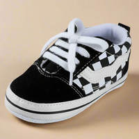 Thumbnail for LittleTrend – Carine e sicure: le sneakers per neonati