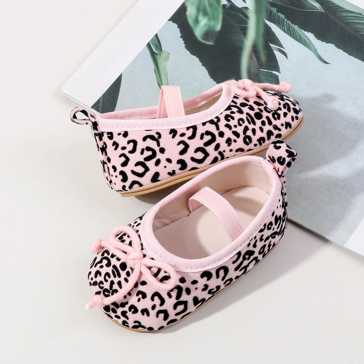 TinyStyle – Carine ed eleganti – Scarpine da neonato per bambine con stampa leopardata