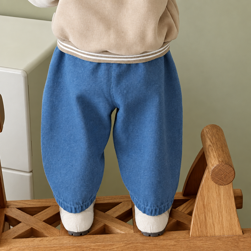 LittlePatch – Morbidi e comodi – Pantaloni per bambini con dettagli ricamati