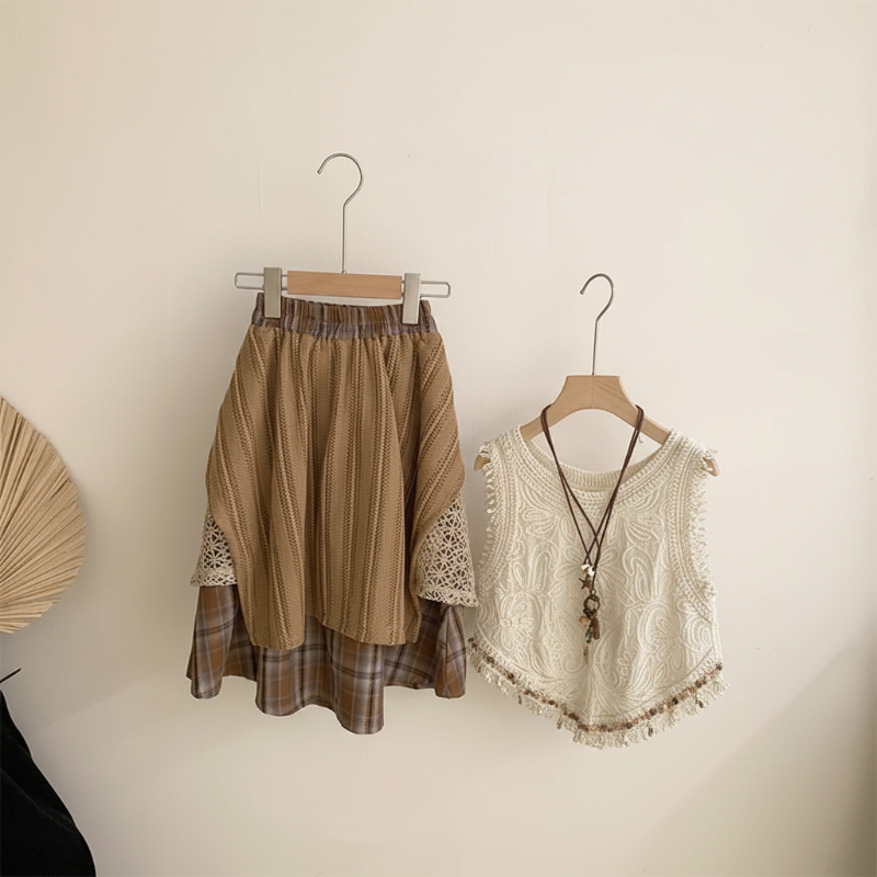 TinyTrends – Boho chic e carino – Top all’uncinetto con gonna a quadri