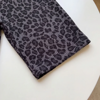 Thumbnail for LeopardChic – Alla moda e comode – Salopette da bambina con stampa leopardata