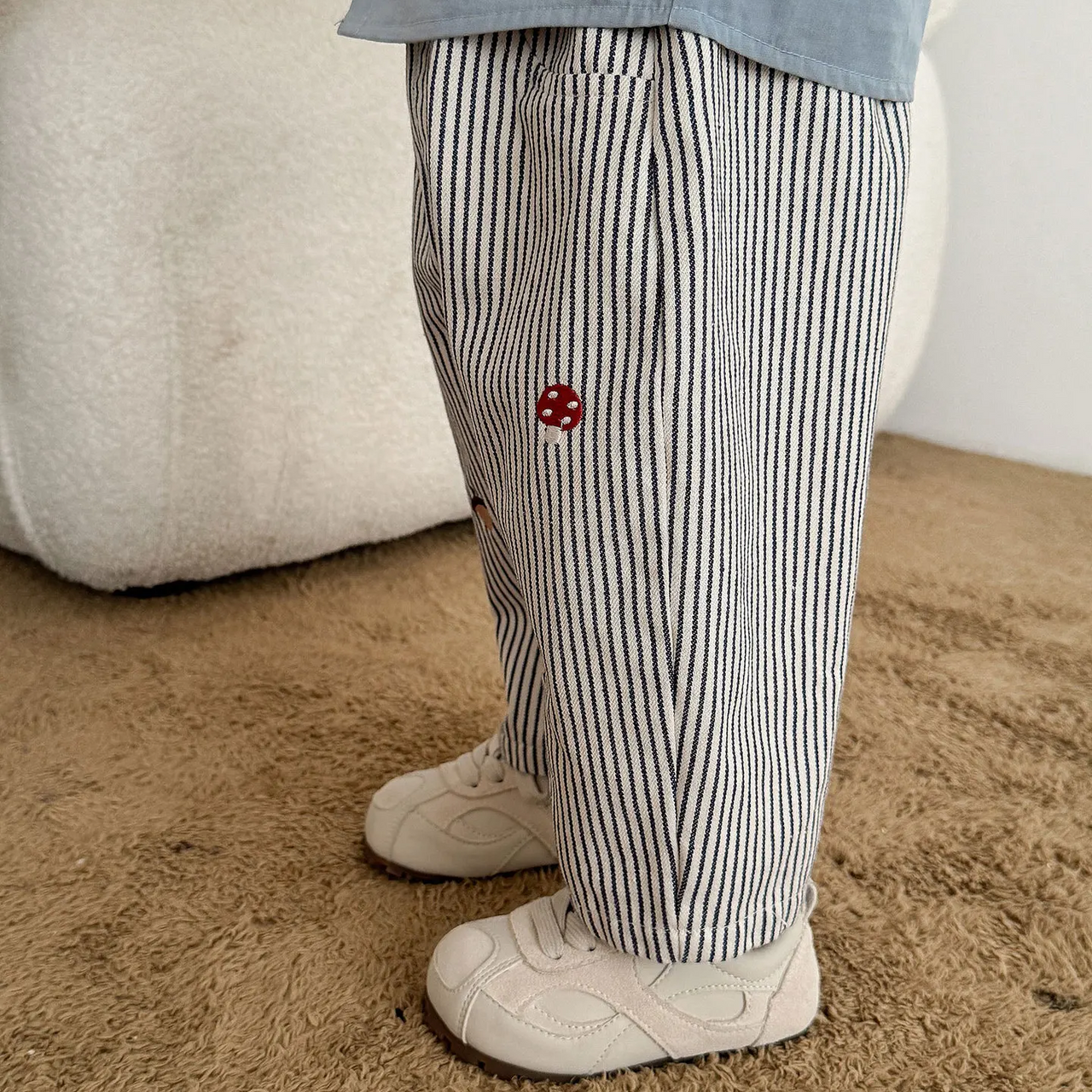 LittlePatch – Morbidi e comodi – Pantaloni per bambini con dettagli ricamati