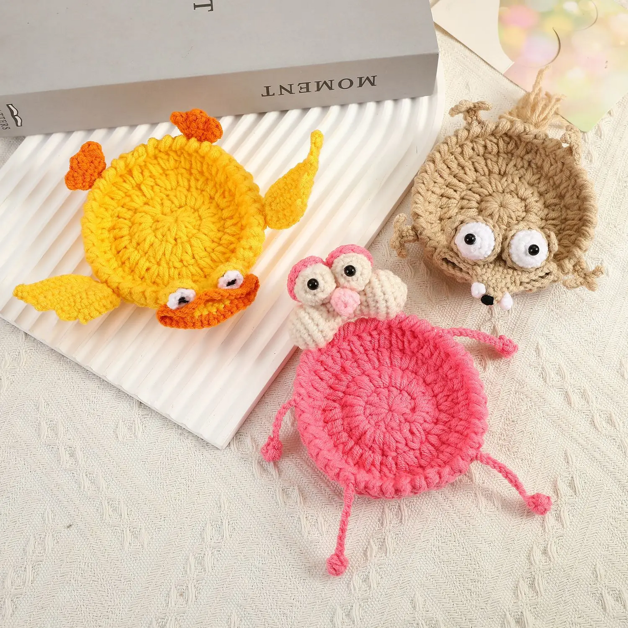 FunnyCritter – Divertente e unico – Tovaglietta con animaletti all’uncinetto