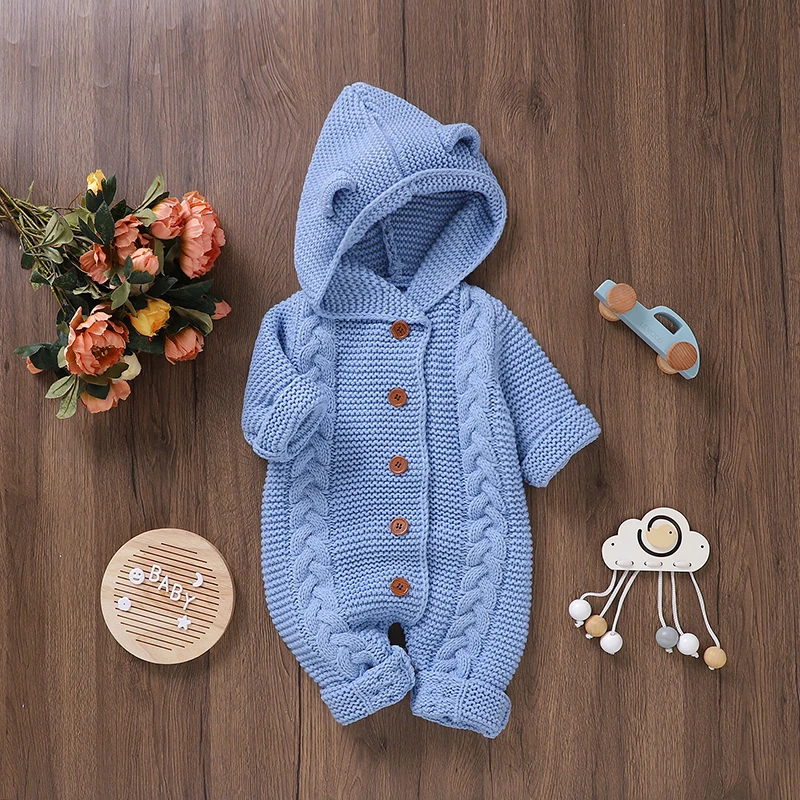 SoftKnit – Caldo e carino – Tutina da neonato lavorata a maglia con cappuccio