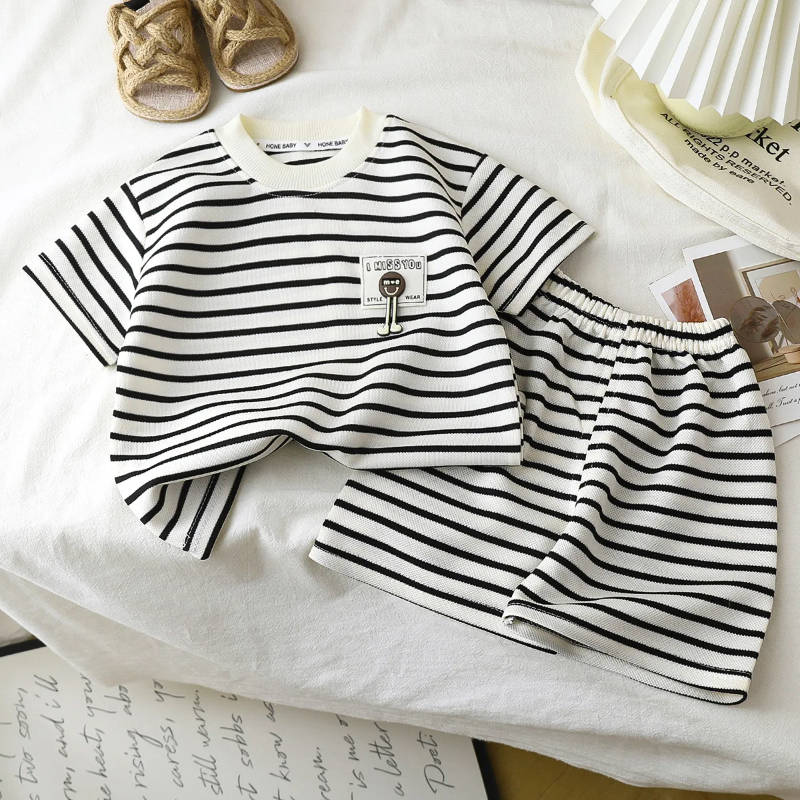 Kids Stripe Outfit – Tendenza e comfort – Outfit estivo per bambini