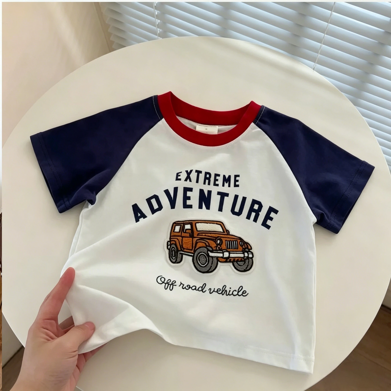 StreetBoy – Grintosa e comoda – Maglietta per bambini con maniche raglan e stampa