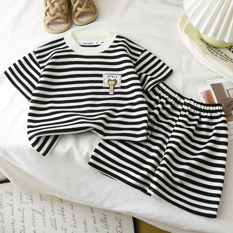 Kids Stripe Outfit – Tendenza e comfort – Outfit estivo per bambini