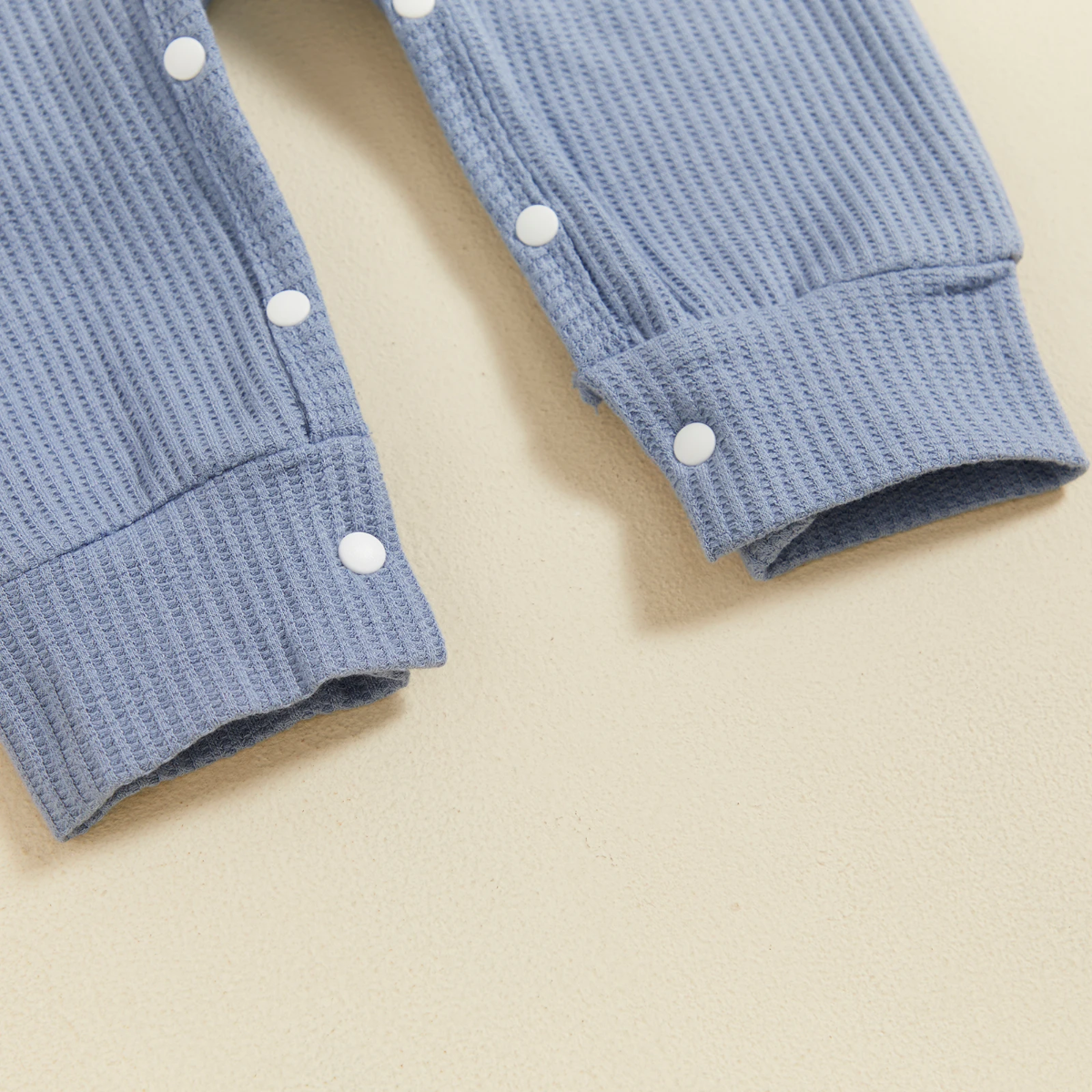 CuddleBaby – Ciao, sono nuova qui – Set composto da tutina per neonati e berretto