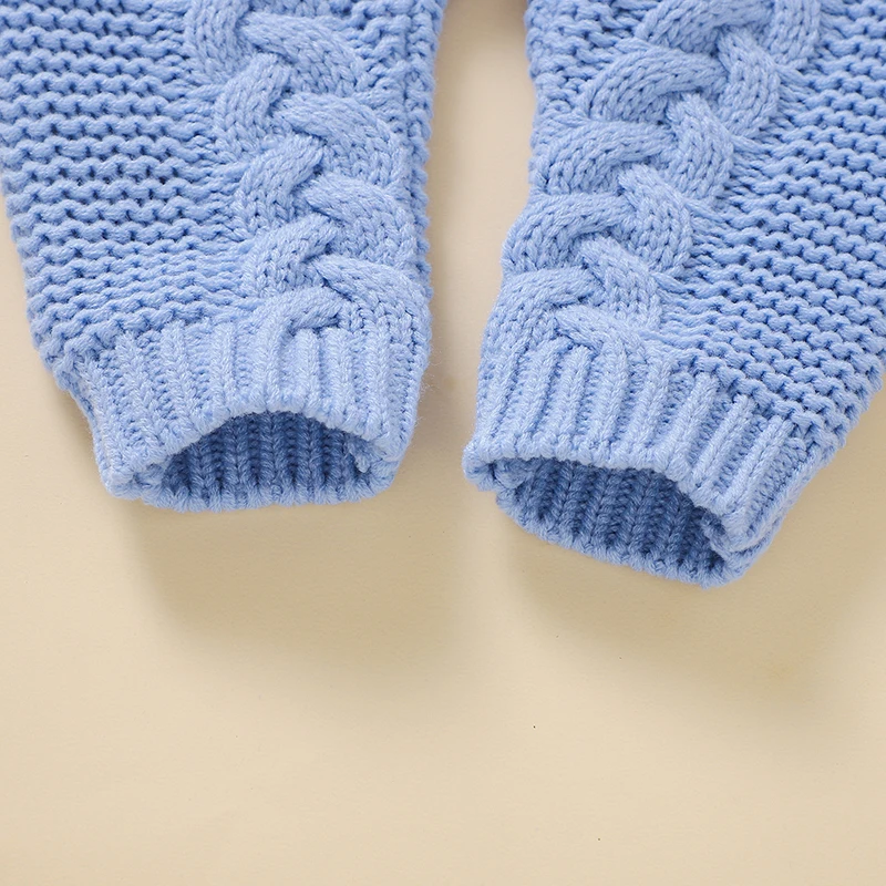 SoftKnit – Caldo e carino – Tutina da neonato lavorata a maglia con cappuccio