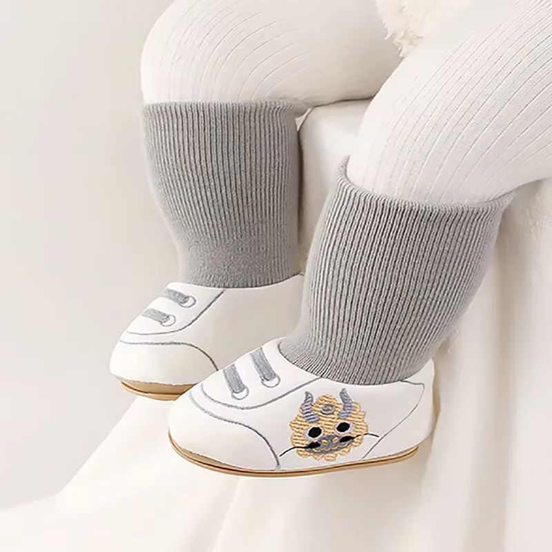 LittleCloud – Accoglienti e pratiche – Scarpine calde per neonati con calzino alto