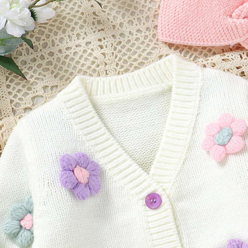 FloraKnit – Morbido e carino – Completo per neonati con cardigan, salopette e cerchietto