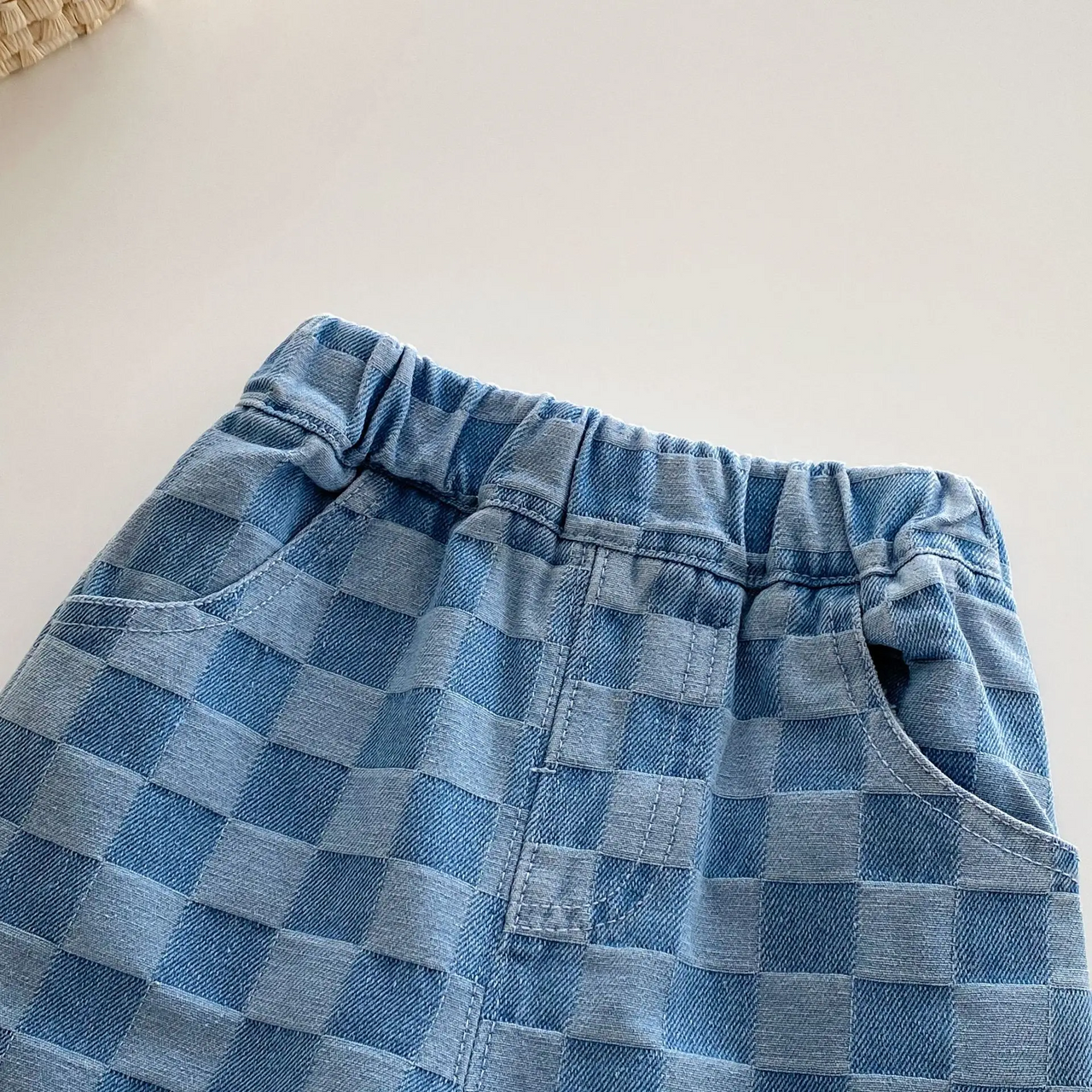 DenimCheck – Comodi e alla moda – Pantaloni per bambini con motivo a quadretti