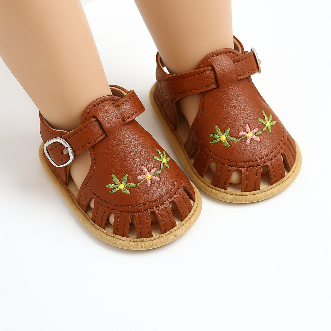 TinyPetals – Comfort e stile – Sandali per neonati con ricamo floreale
