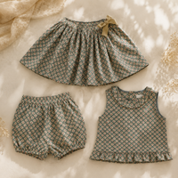 Thumbnail for Matching Set – Comodi e con stampa a margherite – Pantaloncini, gonna e camicetta