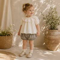 Thumbnail for Ruffle Collar Top – Elegante e comodo – Top con collo decorativo e maniche a sbuffo