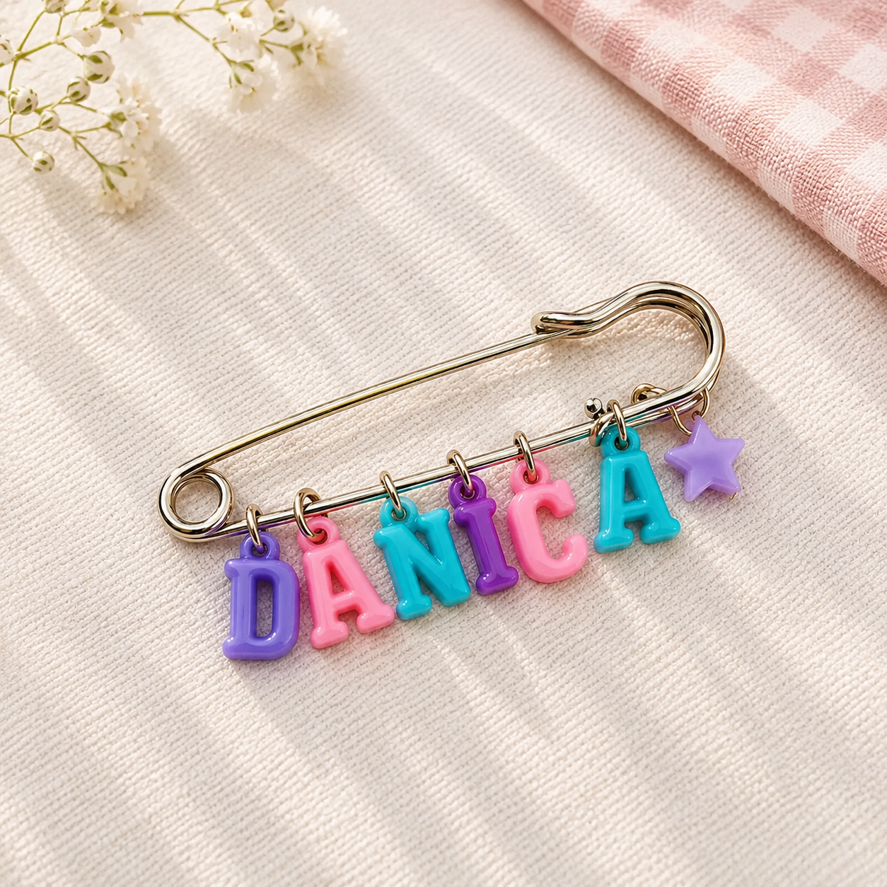 Personalized Charm Pin – Personale ed elegante – Spilla con nome