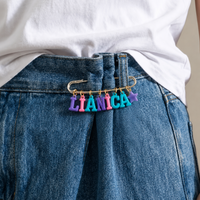 Thumbnail for Personalized Charm Pin – Personale ed elegante – Spilla con nome