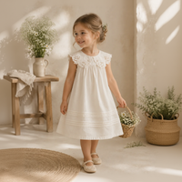 Thumbnail for Sleeveless Dress – Elegante e comoda – Abito con collo in pizzo