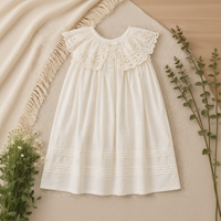 Thumbnail for Sleeveless Dress – Elegante e comoda – Abito con collo in pizzo