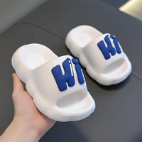 Thumbnail for CloudWalk – Comode e antiscivolo – Ciabatte per bambini “Hi”