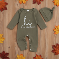 Thumbnail for CuddleBaby – Ciao, sono nuova qui – Set composto da tutina per neonati e berretto