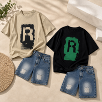Thumbnail for CoolBoys – Grintoso e comodo – Outfit da ragazzo con maglietta e pantaloncini di jeans