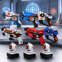 Thumbnail for TargetPro – Competitivo e avventuroso – Set per battaglia laser con pistole