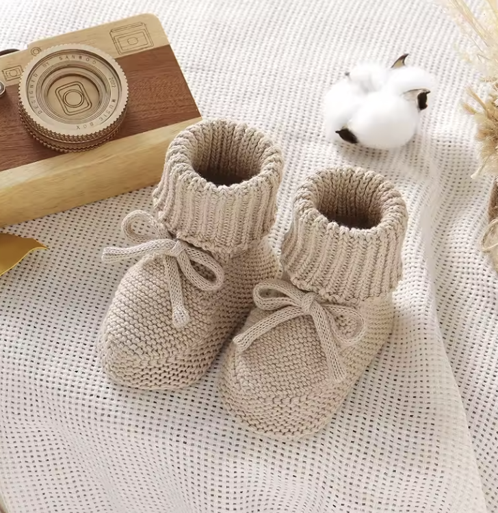 SnuggleSteps – Caldi e morbidi – Scarpine da neonato lavorate a maglia