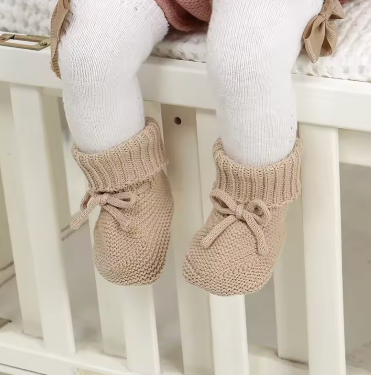 SnuggleSteps – Caldi e morbidi – Scarpine da neonato lavorate a maglia