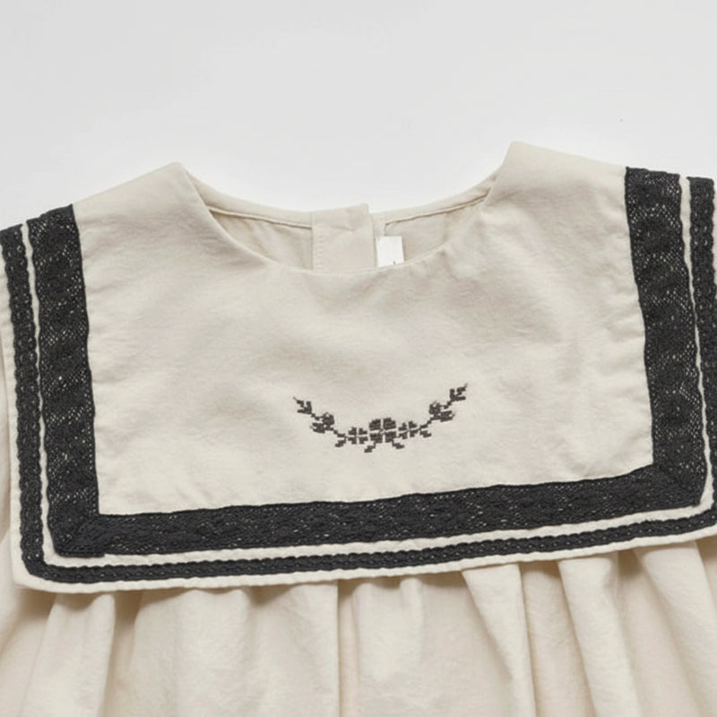 Sailor Top – Elegante e comoda – Camicia con dettagli in pizzo e maniche a sbuffo