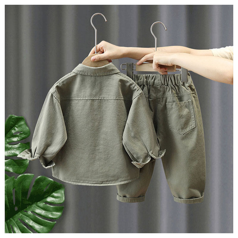 LittleExplorer – Comodo e alla moda – Set pantaloni e camicia per bambini