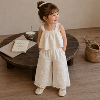 Thumbnail for TinyLuxe – Top in pizzo e pantaloni a gamba larga della collezione Zomerset