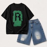 Thumbnail for CoolBoys – Grintoso e comodo – Outfit da ragazzo con maglietta e pantaloncini di jeans