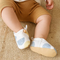 Thumbnail for TinyTrend – Alla moda e leggere – Scarpine per neonati