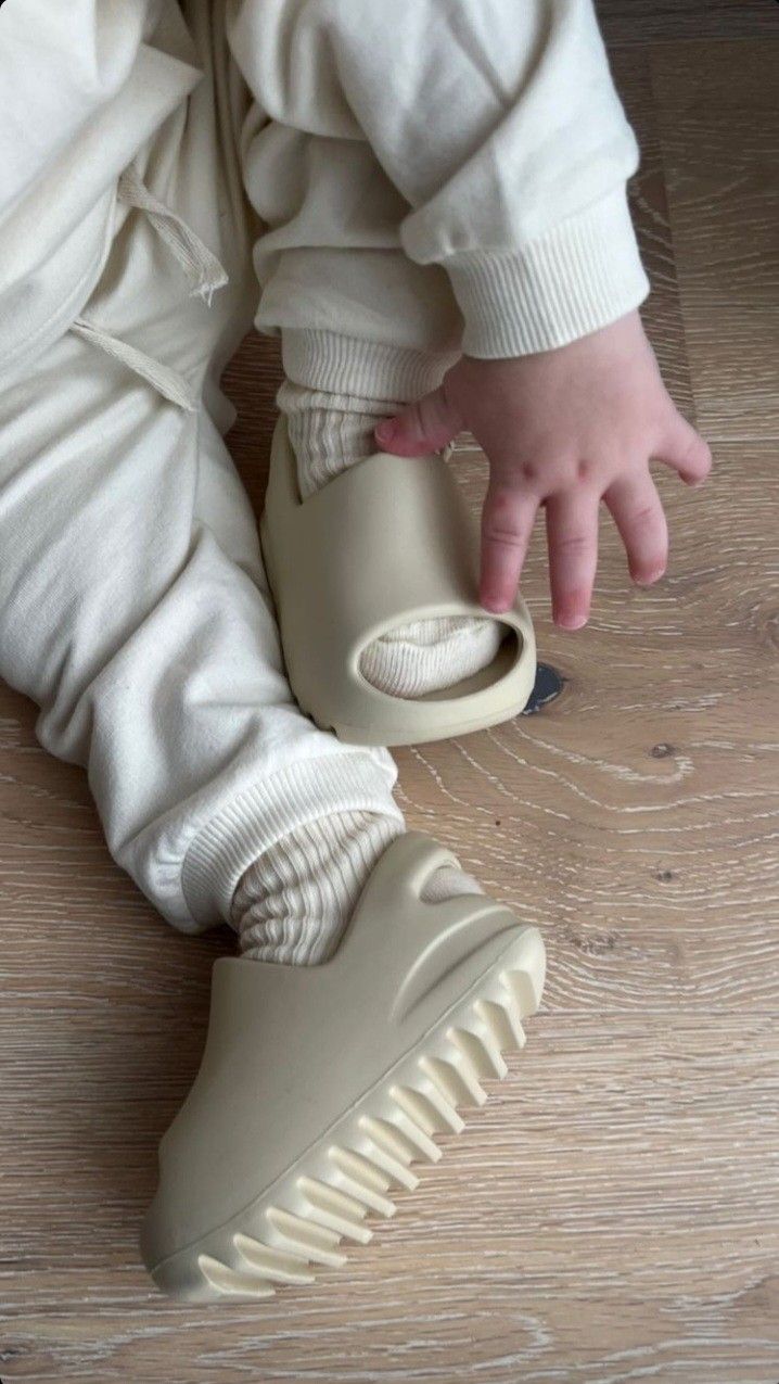 SunnySteps Kids – Comfort e libertà – Pantofole a sandalo per bambini