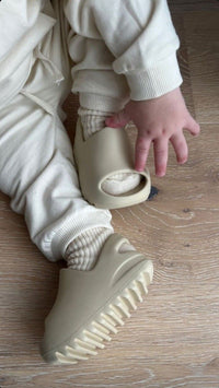 Thumbnail for SunnySteps Kids – Comfort e libertà – Pantofole a sandalo per bambini