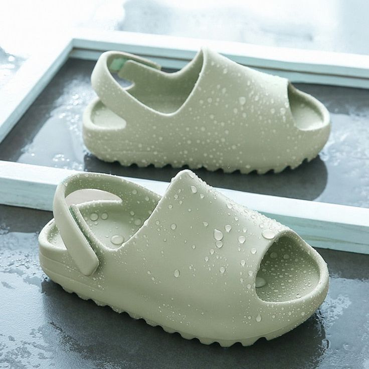 SunnySteps Kids – Comfort e libertà – Pantofole a sandalo per bambini