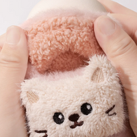 Thumbnail for SnuggleKitty – Calore e sicurezza – Pantofole per bambini a forma di gatto