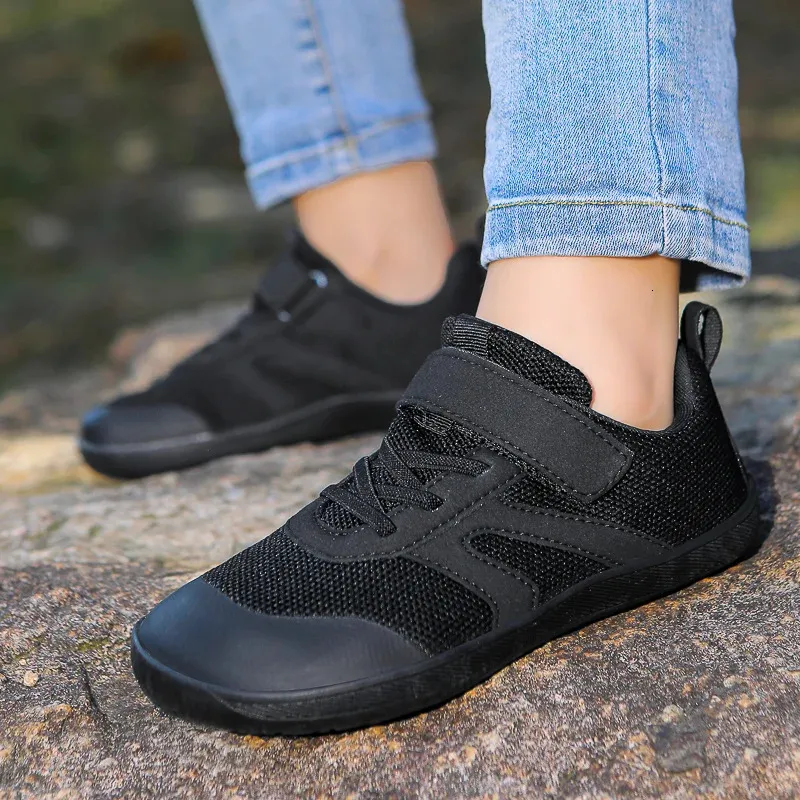 RunCoast – Fresca e flessibile – Scarpa antiscivolo Barefoot per bambini