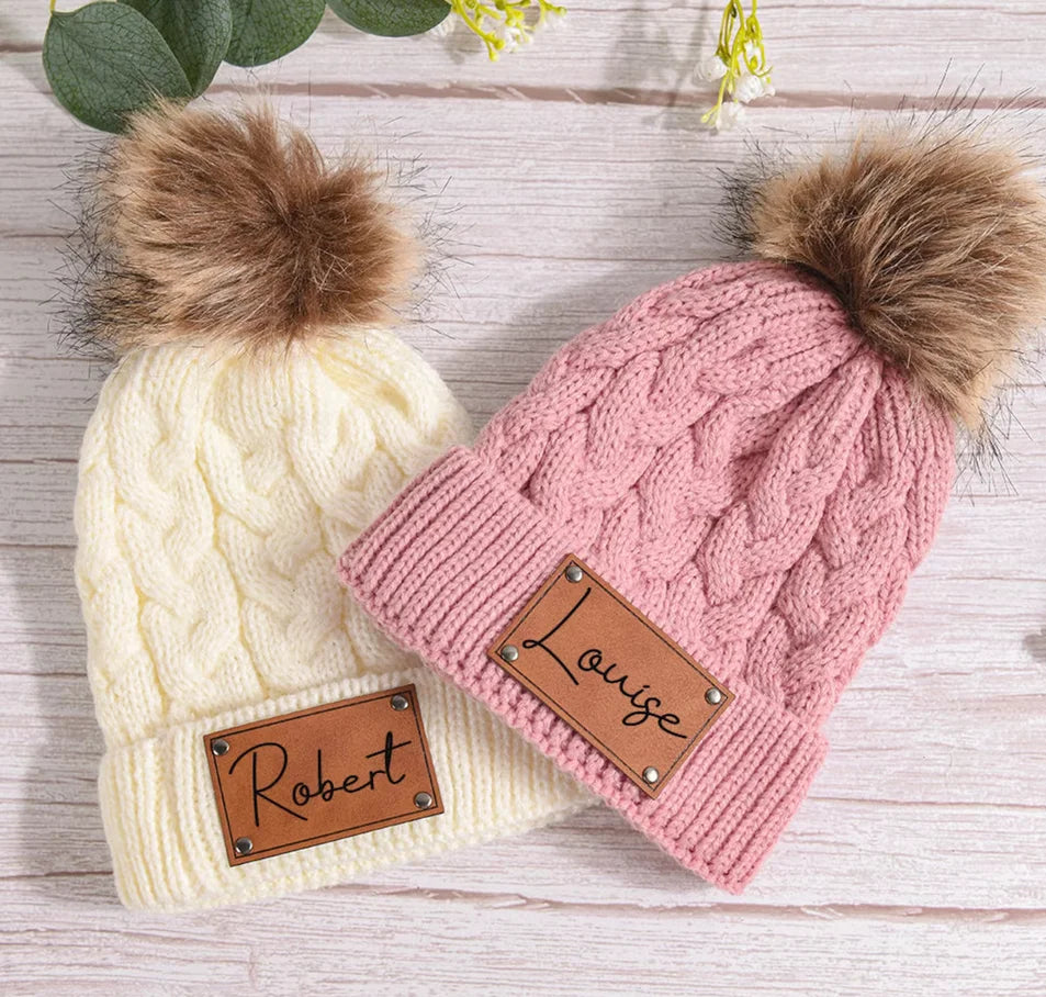 Mini Fashion™ - Calore e personalità - Cuffia personalizzabile con pompon