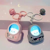 Thumbnail for Glowing Astronaut Charm – Carino e luminoso – Portachiavi a forma di astronauta