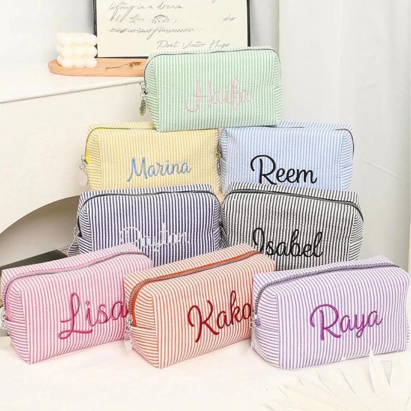 Striped Name Pouch – Personalizzata ed elegante – Trousse