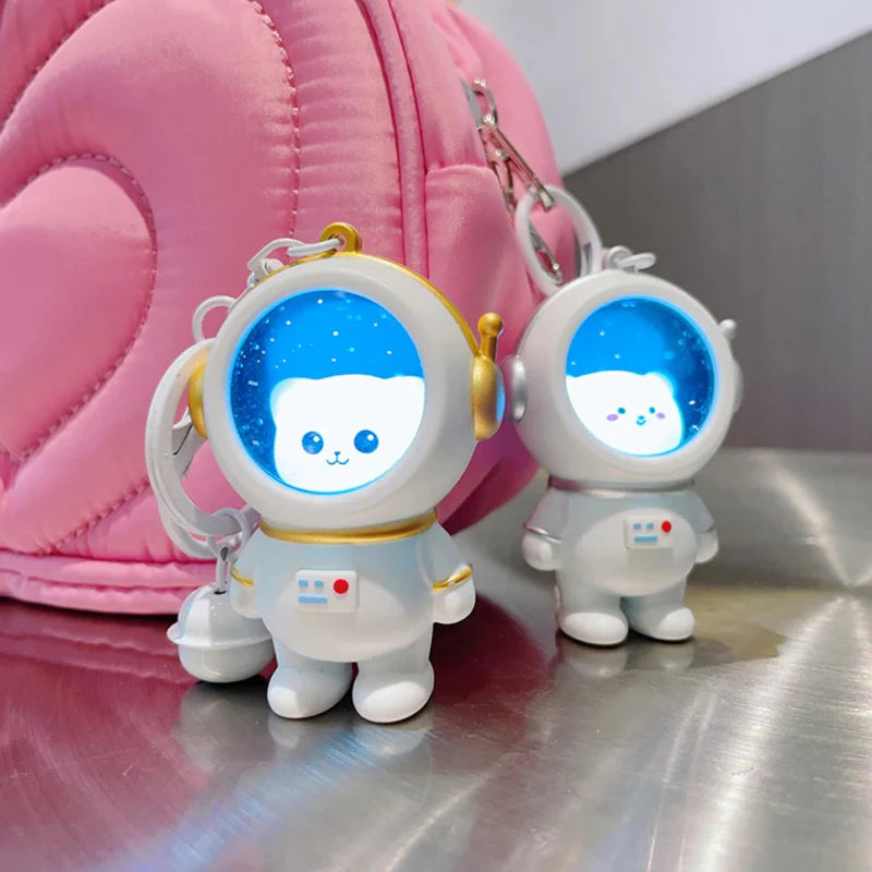 Glowing Astronaut Charm – Carino e luminoso – Portachiavi a forma di astronauta