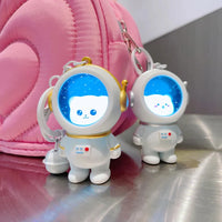 Thumbnail for Glowing Astronaut Charm – Carino e luminoso – Portachiavi a forma di astronauta