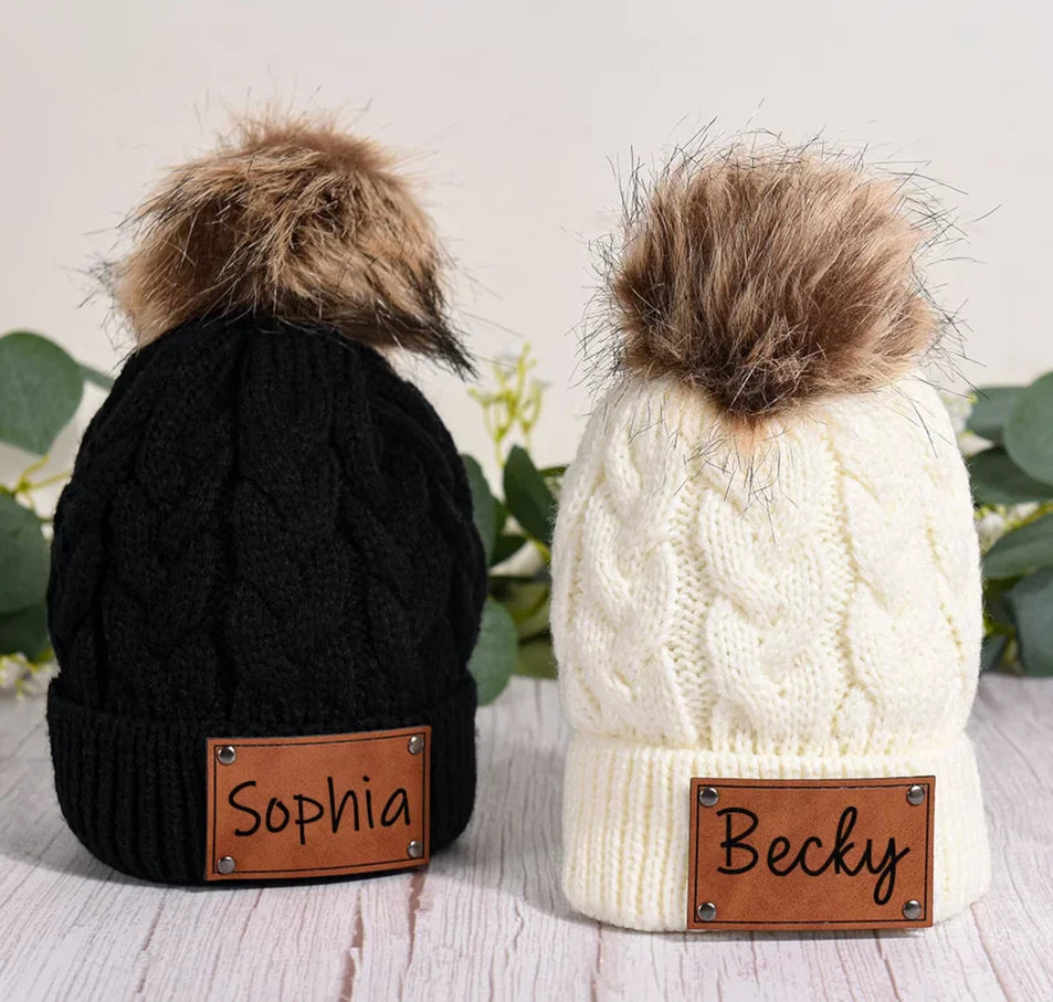 Mini Fashion™ - Calore e personalità - Cuffia personalizzabile con pompon