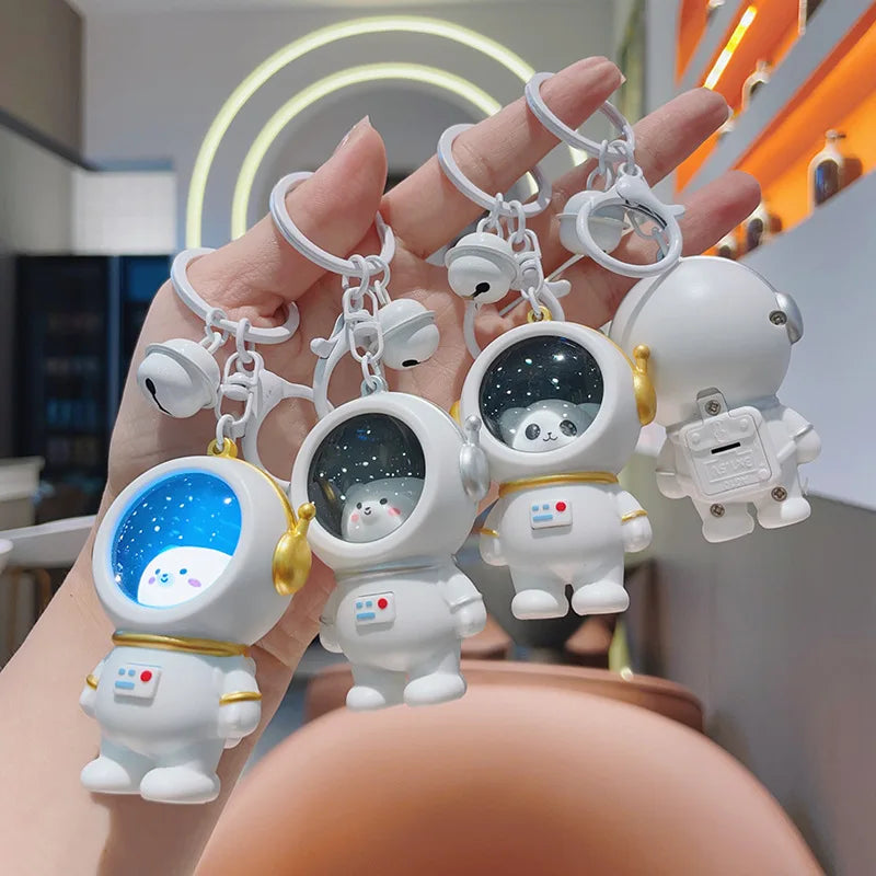 Glowing Astronaut Charm – Carino e luminoso – Portachiavi a forma di astronauta