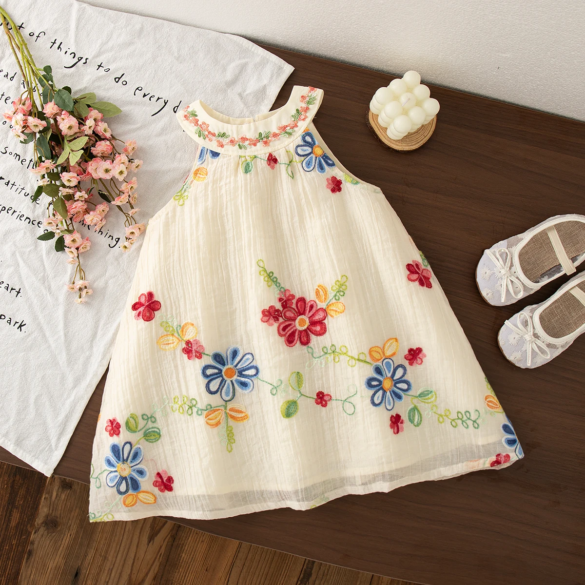 MiniFlora – Leggero e grazioso – Abito ricamato per bambine