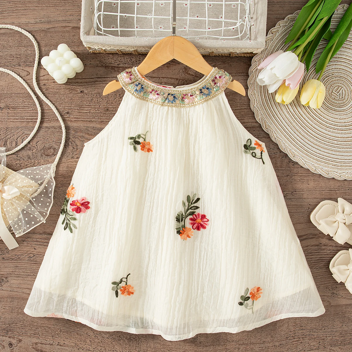 MiniFlora – Leggero e grazioso – Abito ricamato per bambine